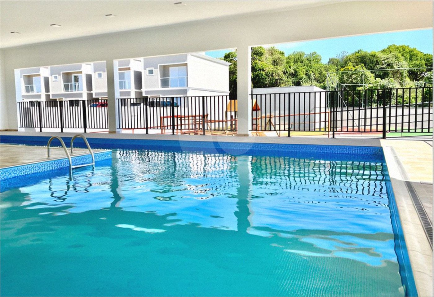 Casa à venda com 2 suítes no condomínio Renaissence Clube, Suzano - SP