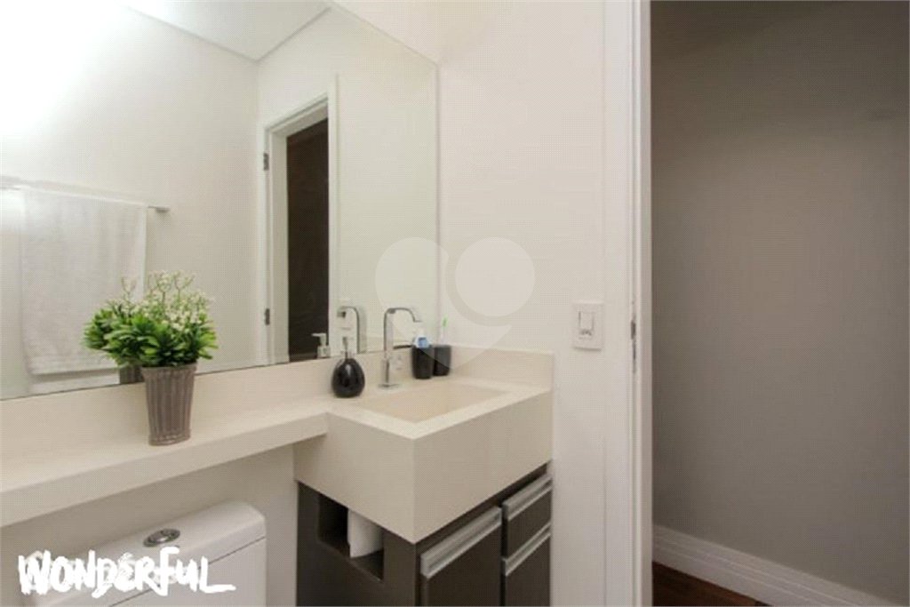 Casa à venda com 3 quartos, sendo 1 suíte, no condomínio Casa Térrea, São Paulo - SP