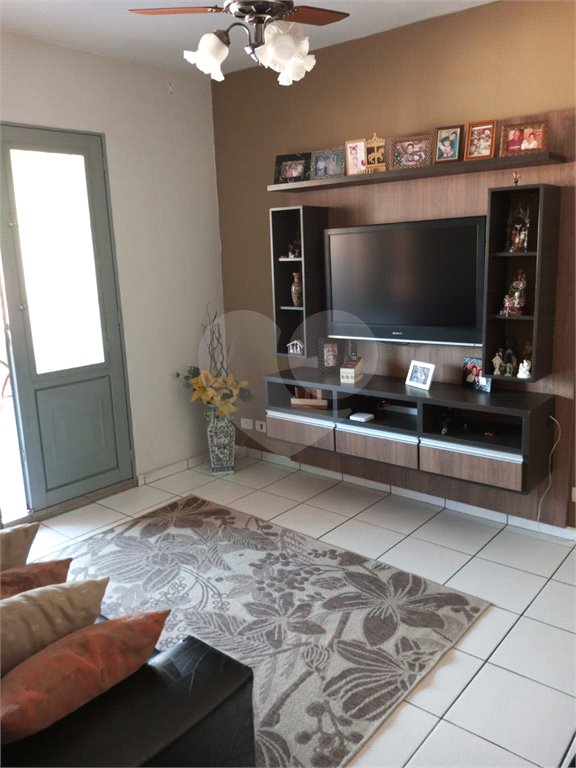 Casa à venda com 3 suítes em Jardim Três Marias, Salto, SP