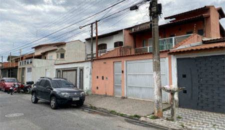 Sobrado à venda com 3 quartos, sendo 1 suíte,  em Jardim dos Ipês, Suzano, SP