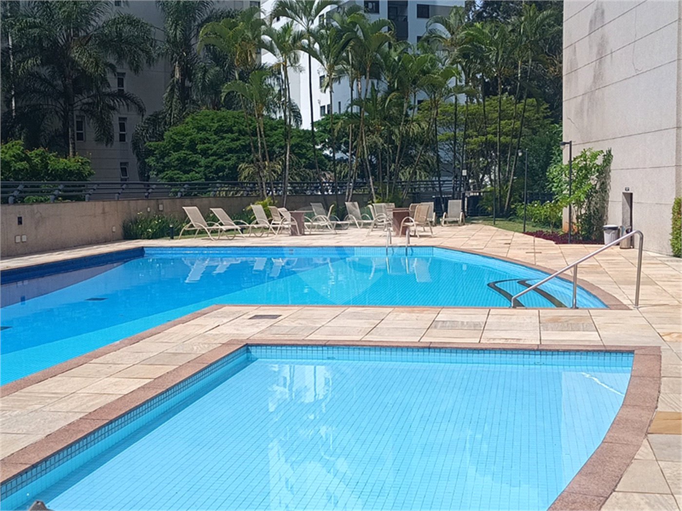 Apartamento à venda com 3 suítes em Vila Suzana, São Paulo, SP