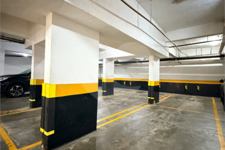 Apartamento à venda com 3 quartos, sendo 1 suíte, em Alto da Boa Vista, São Paulo, SP