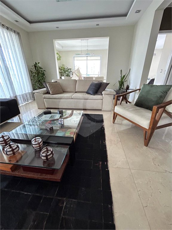 Apartamento para alugar com 3 suítes em Brooklin Paulista, São Paulo, SP