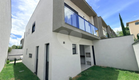 Casa à venda ou para alugar com 3 suítes no condomínio Mont Blanc Village, Vinhedo - SP