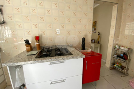 Sobrado à venda com 3 quartos, sendo 1 suíte,  em Vila Ipojuca, São Paulo, SP