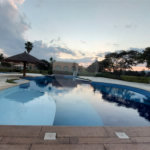 Casa à venda ou para alugar com 4 suítes no condomínio Figueira Garden, Atibaia - SP