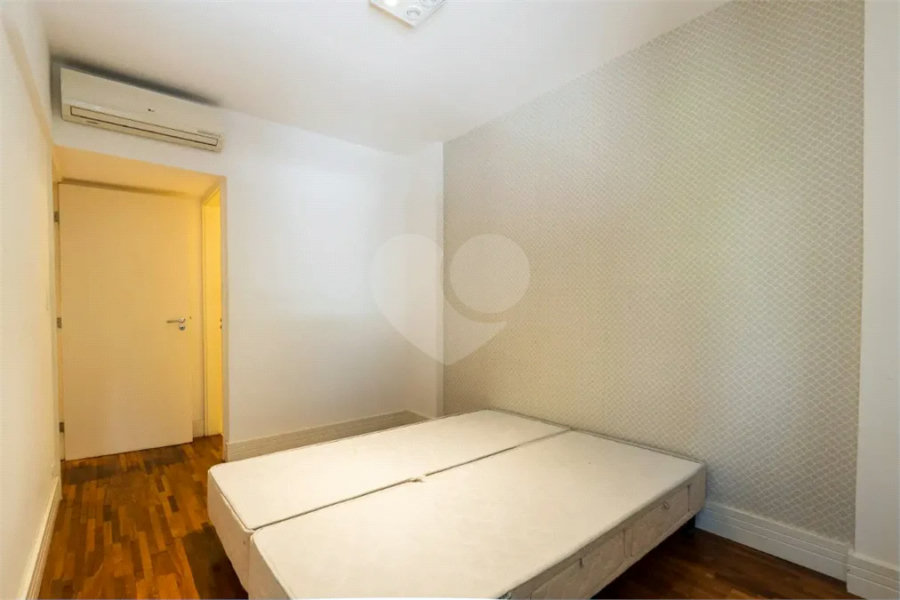 Apartamento para venda em Moema com 2 quartos, sendo 2 suítes, 70m²