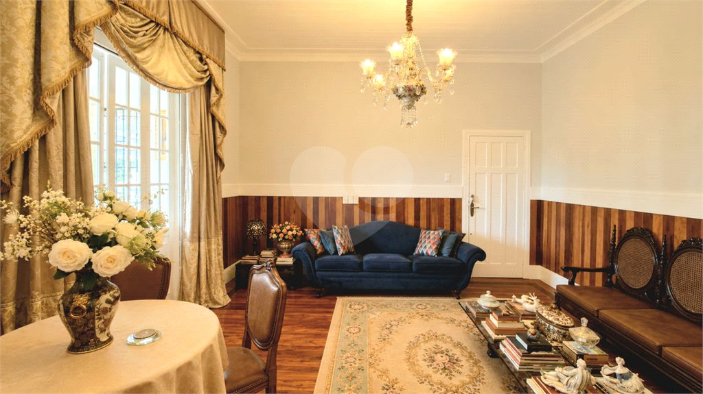 Casa à venda com 7 quartos, sendo 1 suíte, em Cosme Velho, Rio de Janeiro, RJ