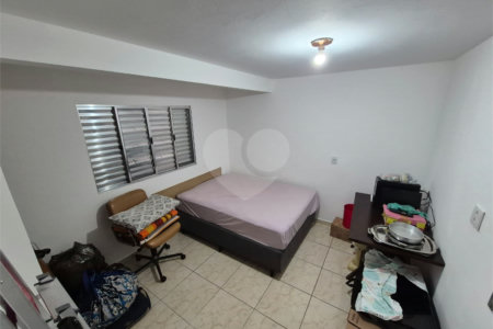 Casa à venda com 4 quartos, sendo 1 suíte, no condomínio Residencial Alto da Lapa II, São Paulo - SP