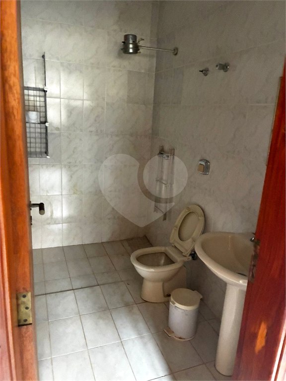 Sobrado para alugar com 4 quartos, sendo 2 suítes,  no Centro, Três Lagoas, MS