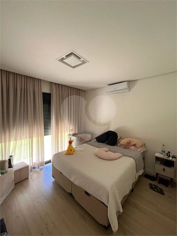 Casa à venda com 3 suítes no condomínio Vila Hipica Ii, Vinhedo - SP