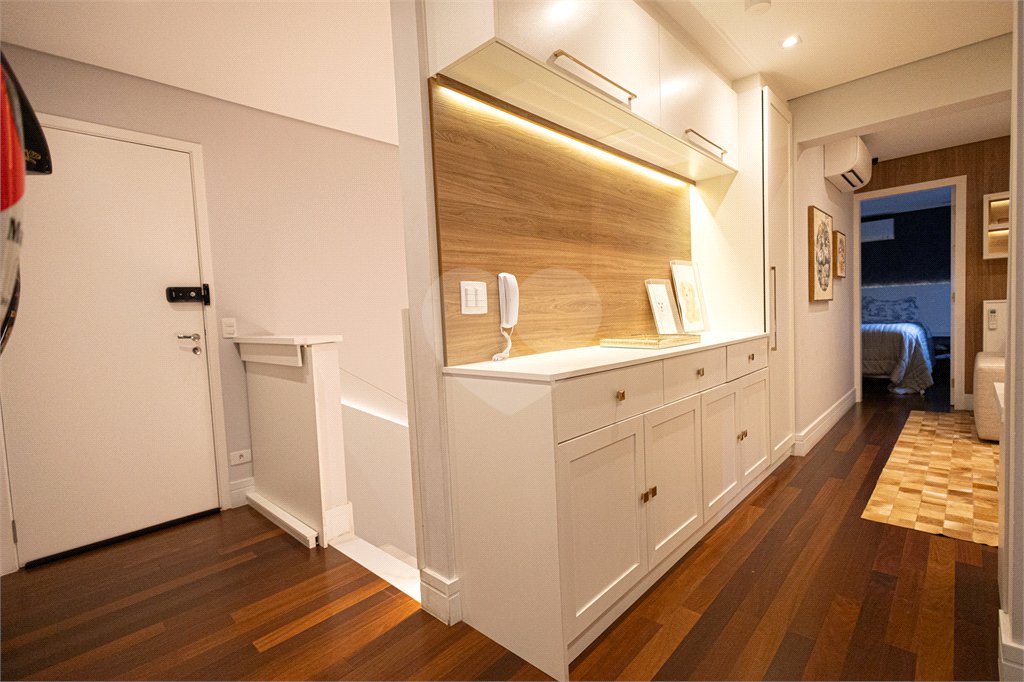 Apartamento à venda com 5 quartos, sendo 4 suítes,  em Parque Reboucas, São Paulo, SP