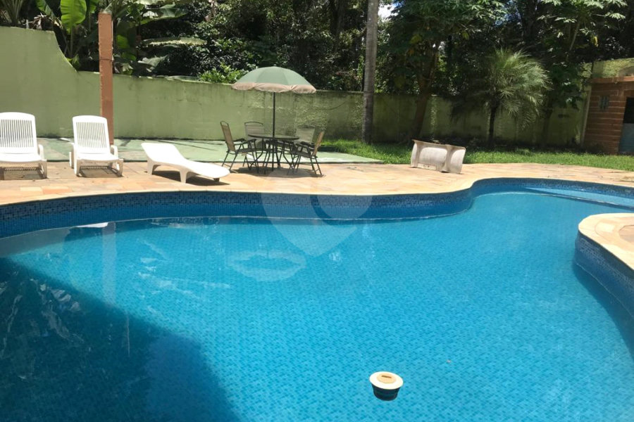 Sobrado à venda ou para alugar com 4 suítes em Serra da Cantareira, Mairiporã, SP