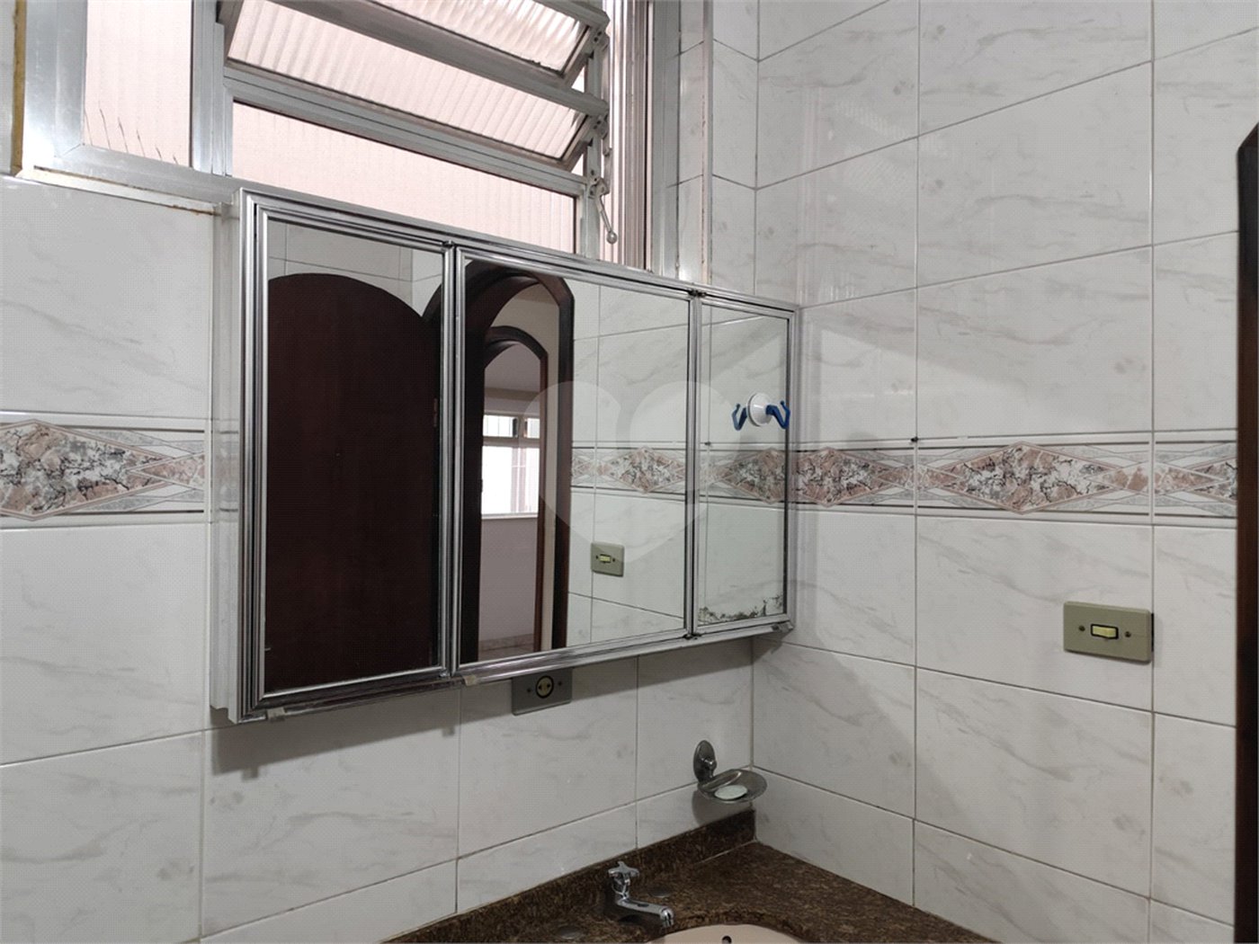 Sobrado à venda com 2 quartos em Vila Nivi, São Paulo, SP