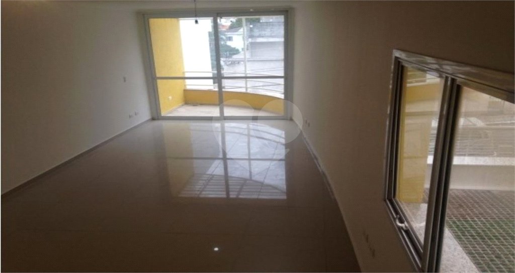 Casa à venda com 3 quartos, sendo 1 suíte,  no condomínio Residencial Vegas, São Paulo - SP