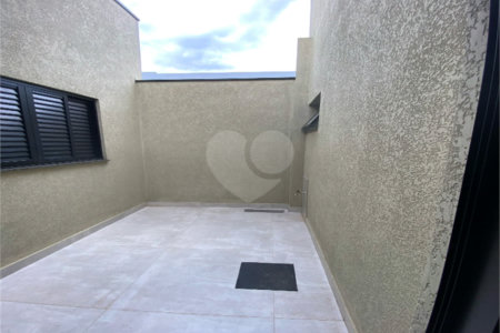 Casa à venda com 2 quartos, sendo 1 suíte, no condomínio Residencial Jardim, Sorocaba - SP