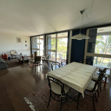 Casa à venda com 4 quartos, sendo 1 suíte,  em Pacaembu, São Paulo, SP