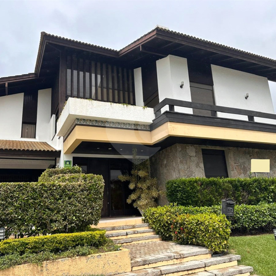 Sobrado à venda com 7 quartos, sendo 6 suítes, em Jurerê Internacional, Florianópolis, SC
