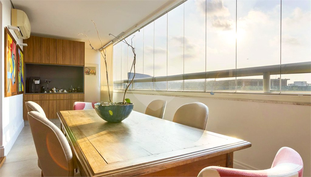 Apartamento à venda ou para alugar com 2 suítes em Itaim Bibi, São Paulo, SP
