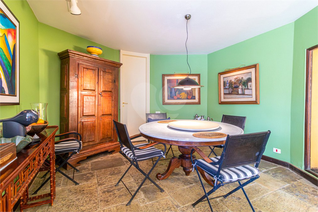 Casa à venda com 3 quartos, sendo 2 suítes, em Interlagos, São Paulo, SP