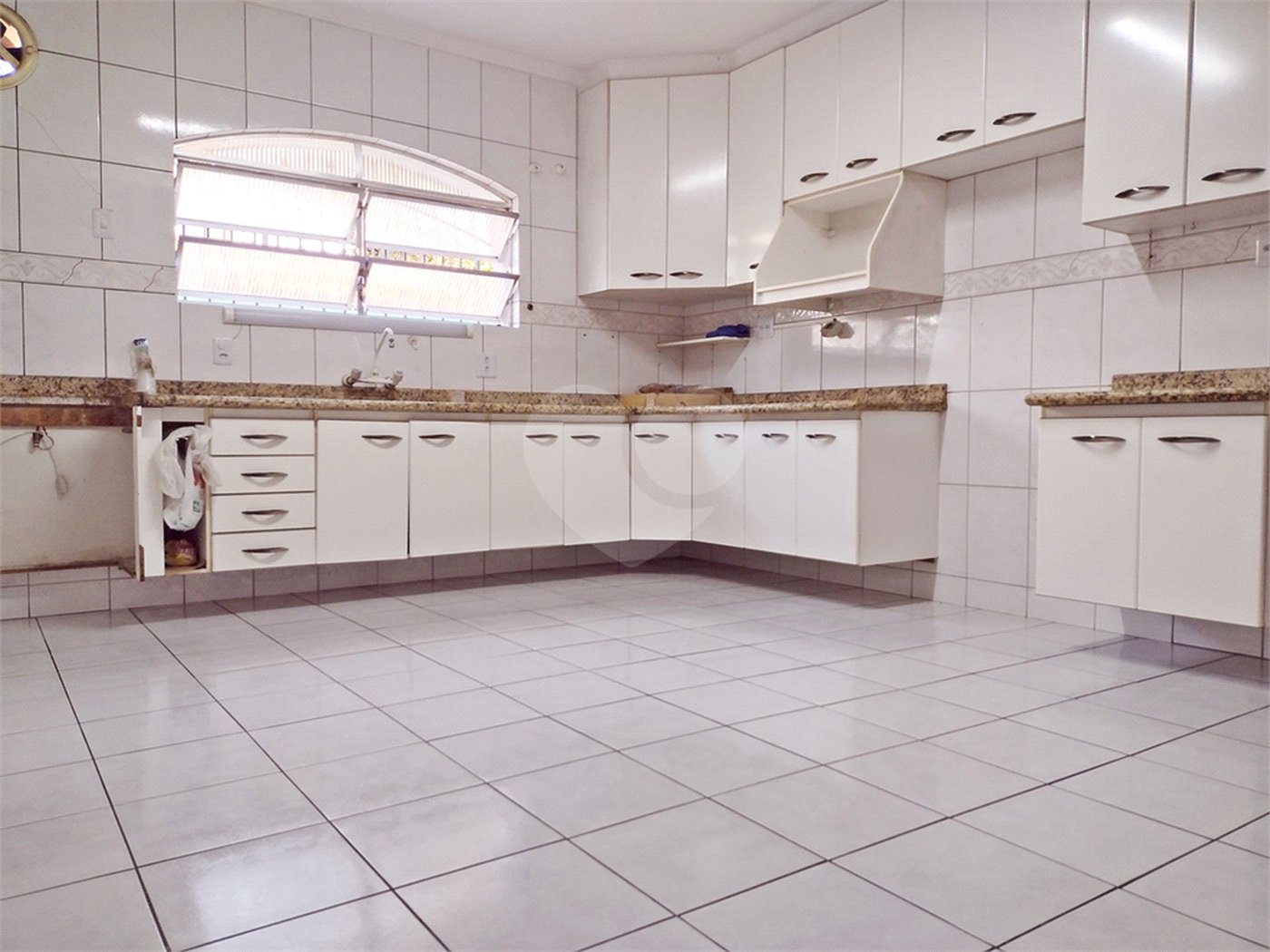 Casa à venda com 4 quartos, sendo 1 suíte, em Vila Germinal, São Paulo, SP