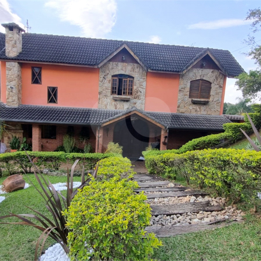 Casa à venda com 4 quartos, sendo 2 suítes, no condomínio Aruã Eco Park, Mogi das Cruzes - SP