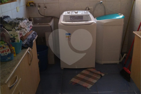 Casa à venda com 4 quartos, sendo 1 suíte, em Vila Pirajussara, São Paulo, SP