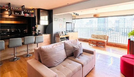 Apartamento à venda com 3 quartos, sendo 1 suíte,  em Mirandópolis, São Paulo, SP