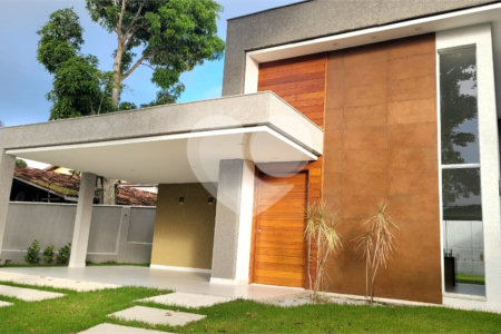Casa à venda com 2 quartos, sendo 1 suíte, em Orla Norte, Porto Seguro, BA