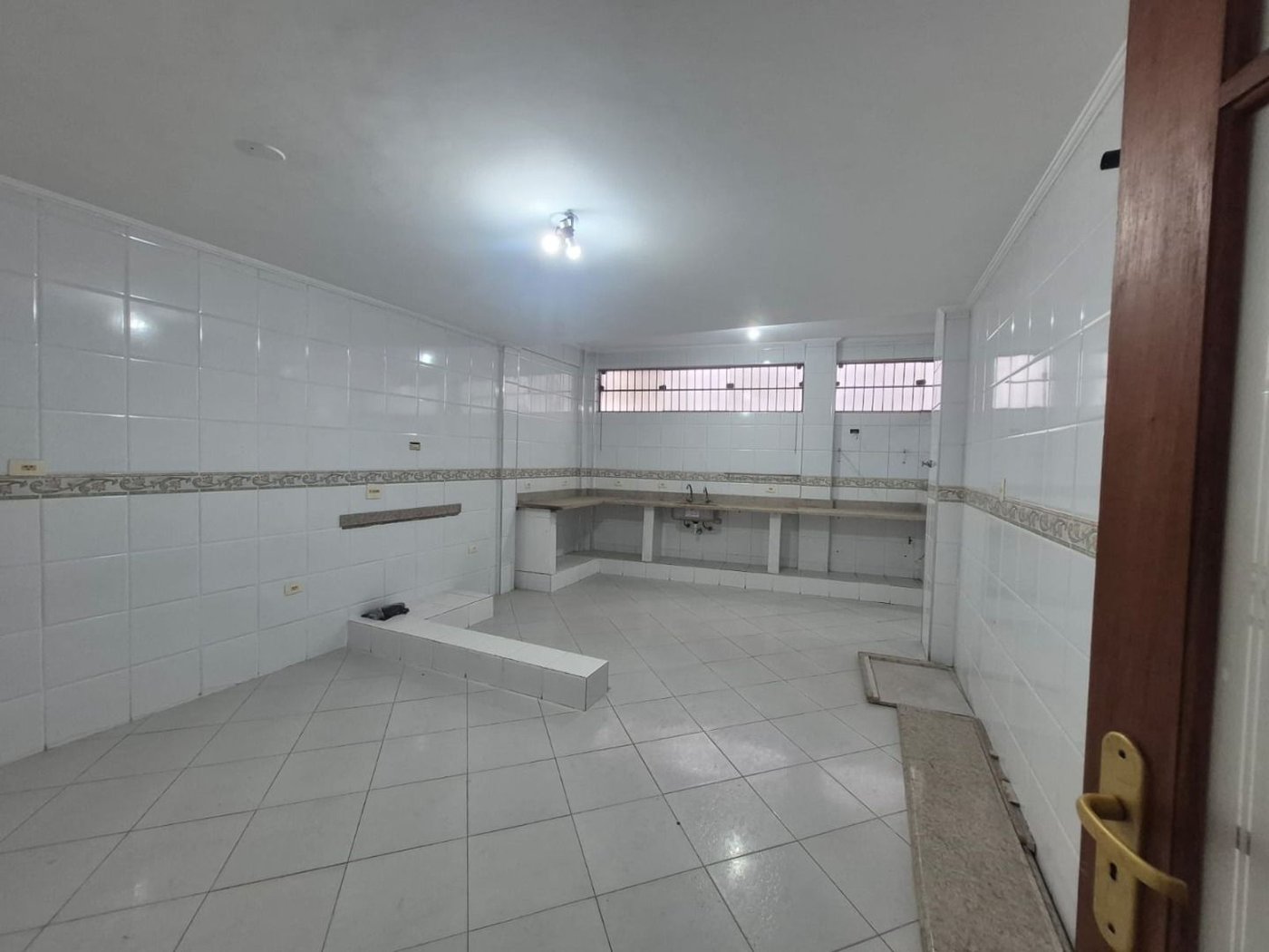 Casa com 4 dormitórios para alugar, 514 m² por R$ 20.934,21/mês - Ponta da Praia - Santos/SP