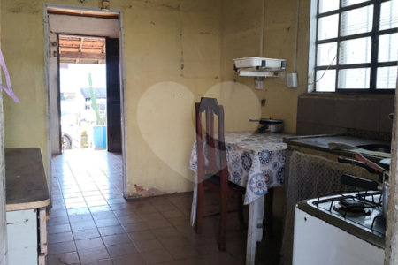 Casa à venda com 2 quartos, sendo 1 suíte, no Centro, Jarinu, SP