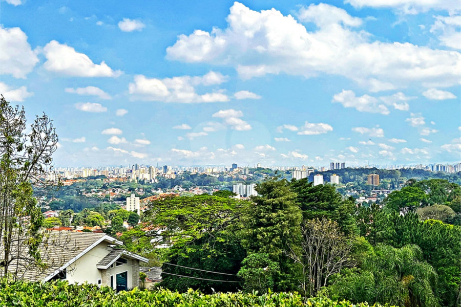 Casa à venda com 4 suítes no condomínio Residencial Jd. Ibiratiba, São Paulo - SP