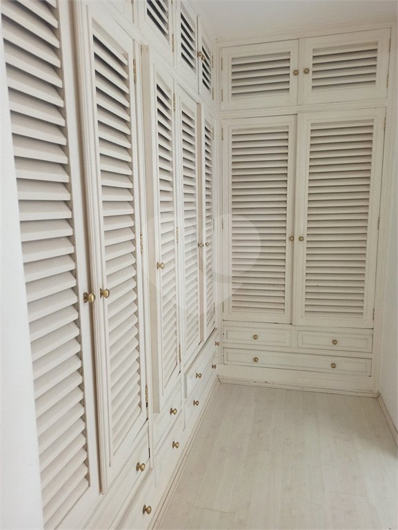 Casa à venda ou para alugar com 6 quartos, sendo 4 suítes, em Jardim Itaperi, Atibaia, SP