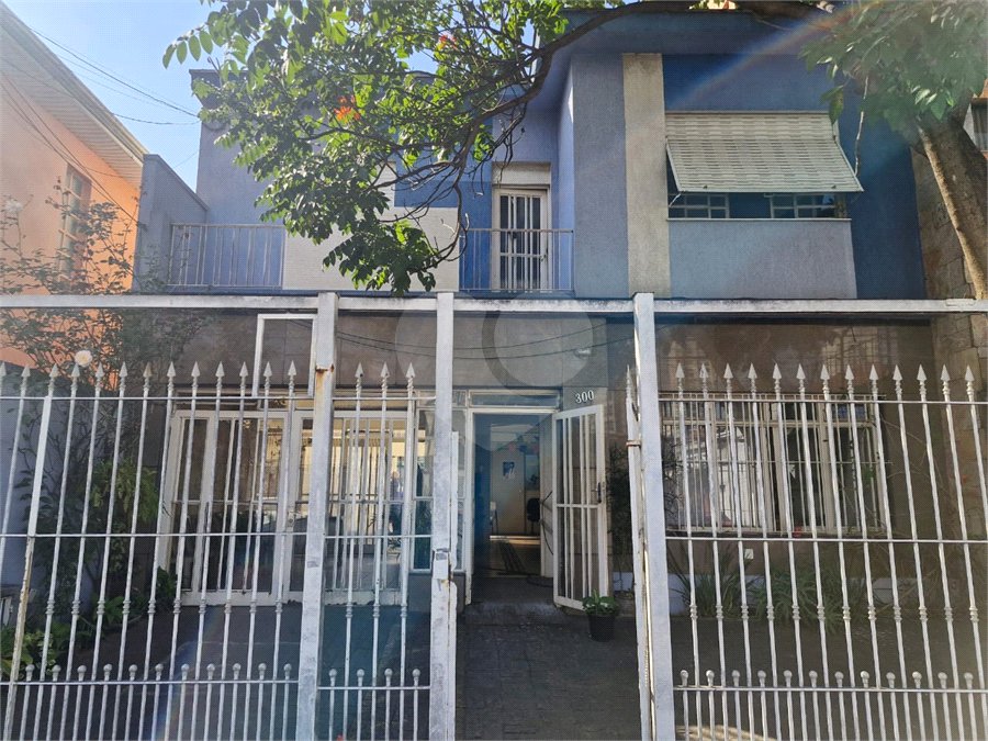Sobrado à venda com 3 quartos, sendo 1 suíte,  em Parque São Jorge, São Paulo, SP