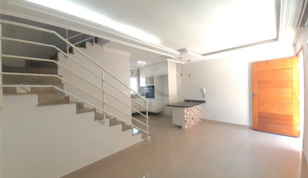 Casa à venda com 3 quartos, sendo 1 suíte,  no condomínio Apeu, São Paulo - SP