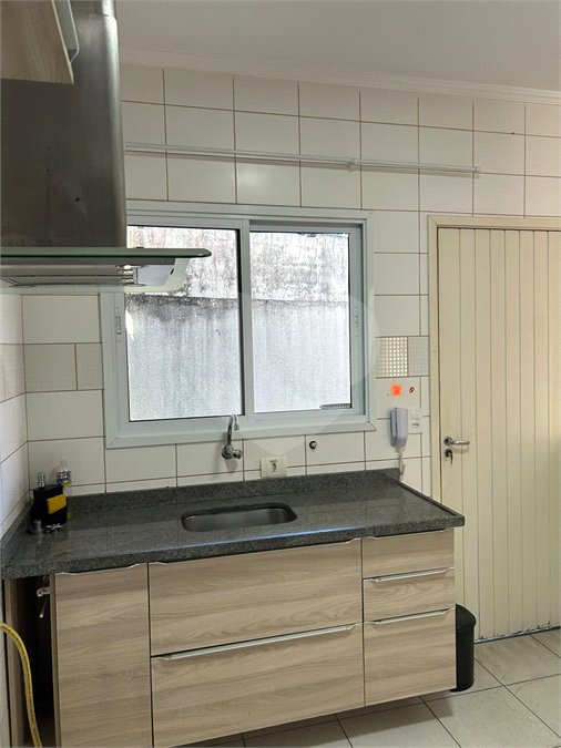 Casa à venda com 3 quartos, sendo 1 suíte,  no condomínio Village St. Louis, São Paulo - SP