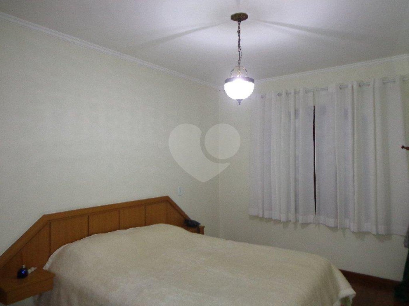 Sobrado à venda com 4 quartos, sendo 1 suíte, em Jardim Floresta, São Paulo, SP