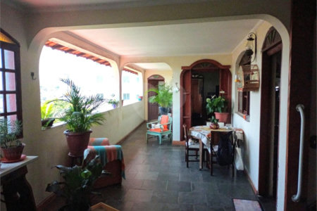 Casa à venda com 5 quartos, sendo 3 suítes,  em Parque Arariba, São Paulo, SP