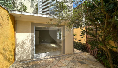 Sobrado à venda com 4 quartos, sendo 1 suíte, em Chácara Santo Antônio (zona Sul), São Paulo, SP