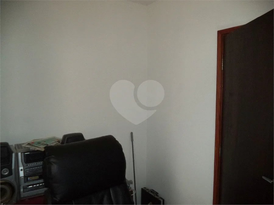 4 dormitórios, suíte no térreo e 2 vagas no Jardim Peri, próximo ao Horto Florestal!