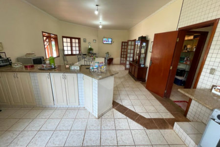 Chácara à venda com 3 suítes no Centro, Araçoiaba da Serra, SP