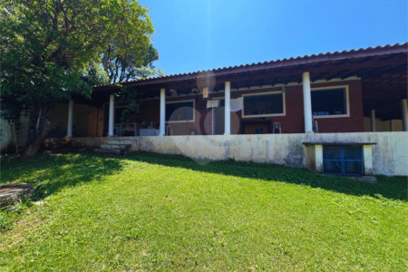 Chácara à venda com 3 quartos, sendo 1 suíte, em Chácara Companheiros, Jundiaí, SP