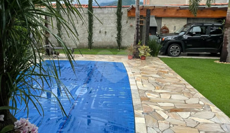 Casa à venda com 8 quartos, sendo 2 suítes,  em Jardim Estância Brasil, Atibaia, SP