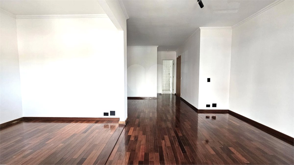 Apartamento para alugar com 3 quartos, sendo 1 suíte, em Alto da Boa Vista, São Paulo, SP