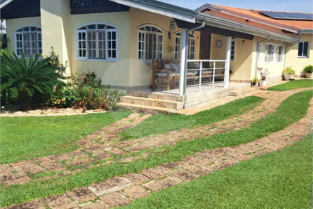 Casa Ampla com 5 Dormitórios, Piscina e Lazer Completo em Terreno de 1.260 m²