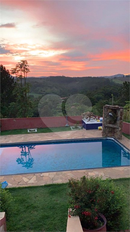 Casa à venda com 4 quartos, sendo 1 suíte, em Loteamento Rancho Maringá II, Atibaia, SP