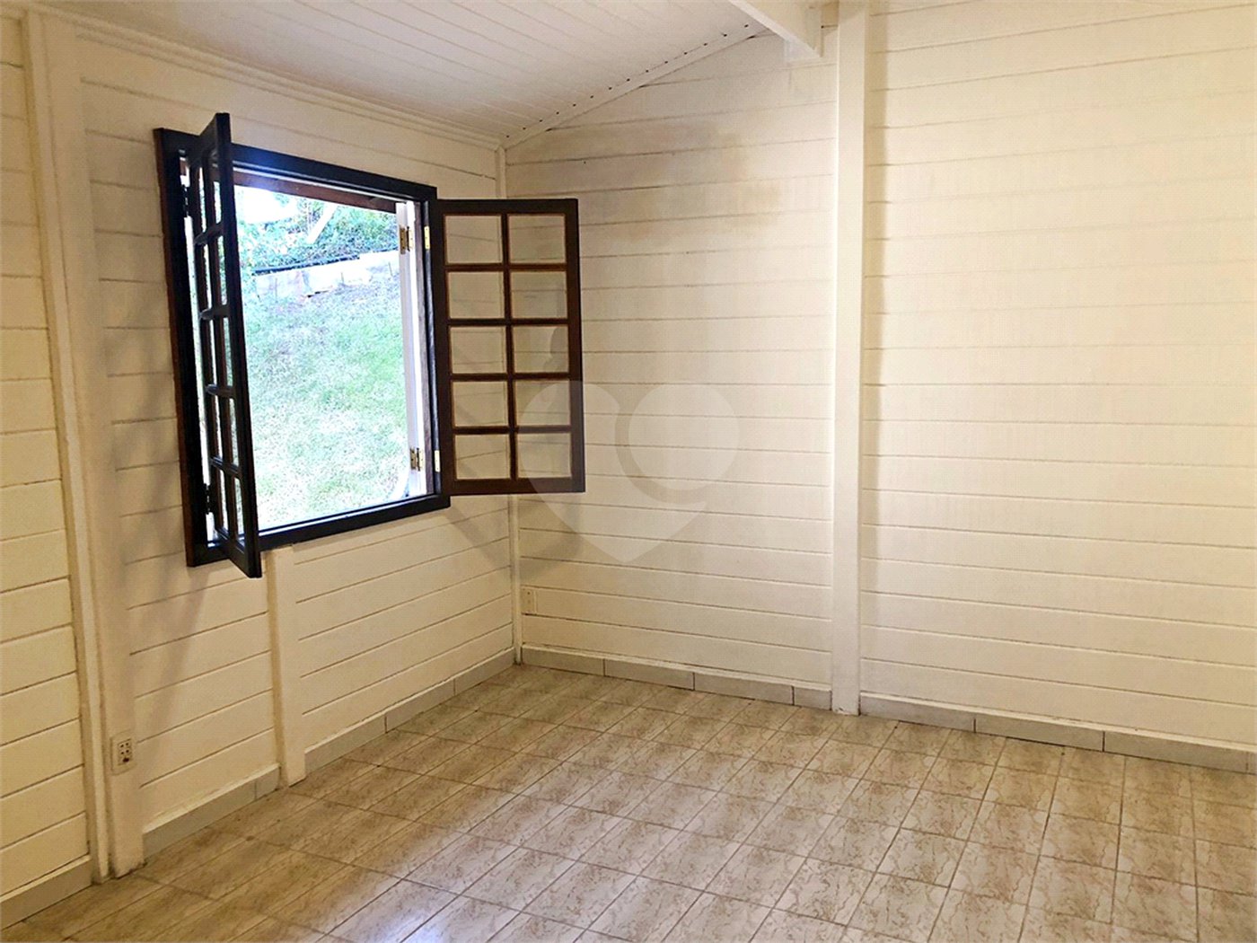 Casa à venda com 4 quartos, sendo 2 suítes, no condomínio Estância Marambaia, Vinhedo - SP