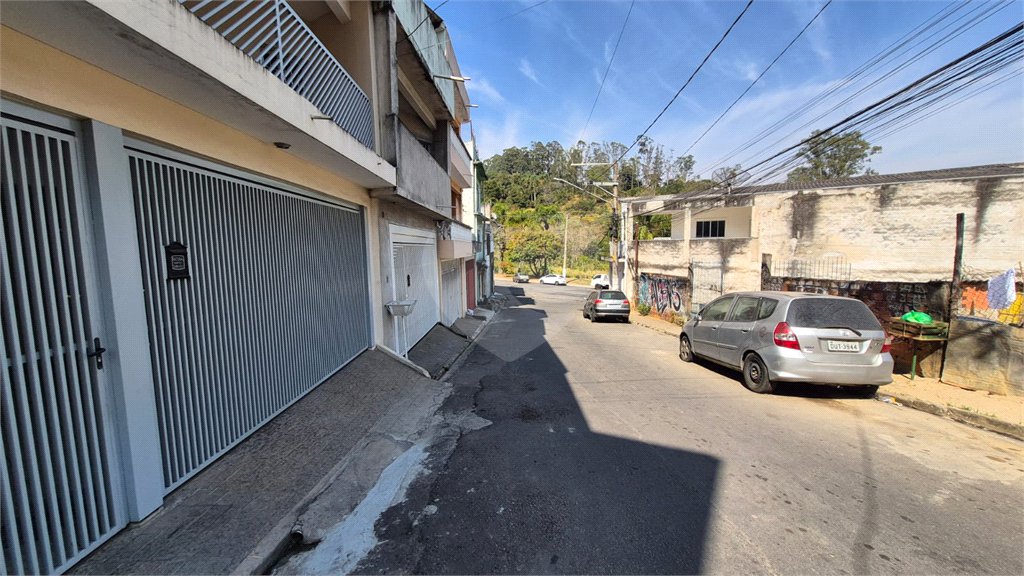 Sobrado à venda com 3 quartos em Jardim Labitary, São Paulo, SP