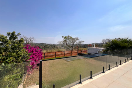 Casa à venda com 3 quartos, sendo 2 suítes, no condomínio Terras de Mont Serrat, Salto - SP