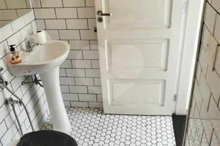Sobrado à venda ou para alugar com 3 quartos, sendo 1 suíte, em Água Branca, São Paulo, SP